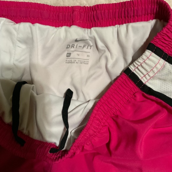 Nike Dri-Fit Shorts - Picture 4 of 4